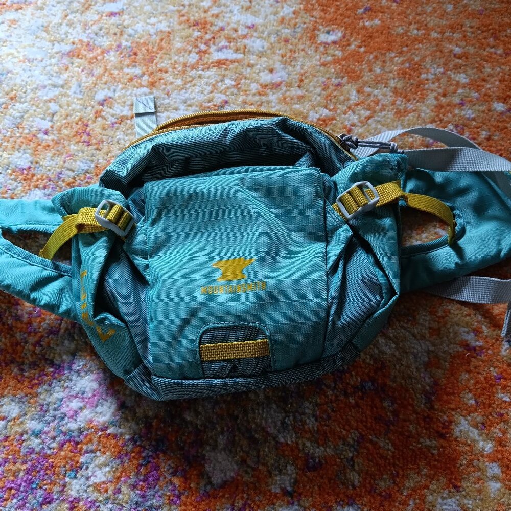 Mountainsmith Drift Lumbar Pack in light teal